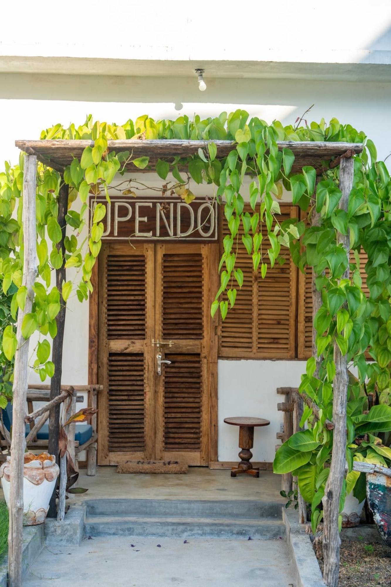 Mafia Island Bungalows Utende Экстерьер фото