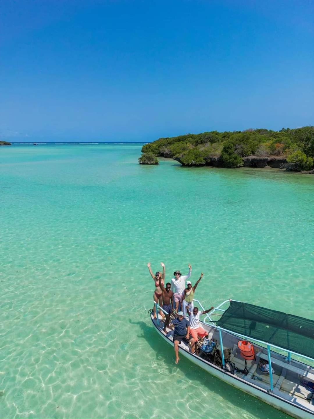 Mafia Island Bungalows Utende Экстерьер фото